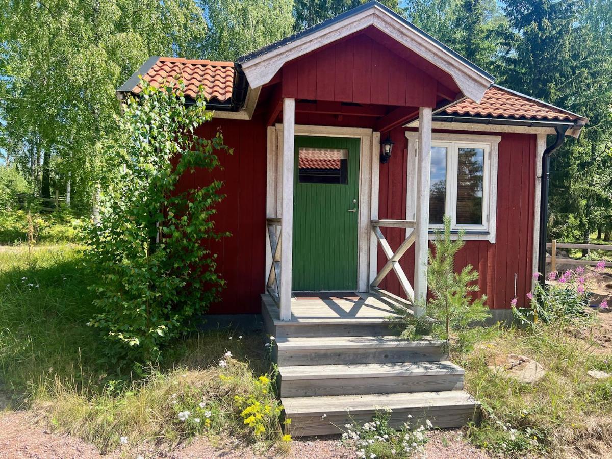 Vila Idylliskt Hus Med Sjoeutsikt. Östhammar Exteriér fotografie